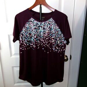 Tek Gear Tee Like New Size Large